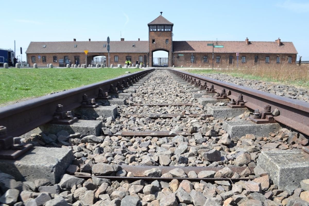 Kradzież na terenie byłego obozu Auschwitz – Birkenau
