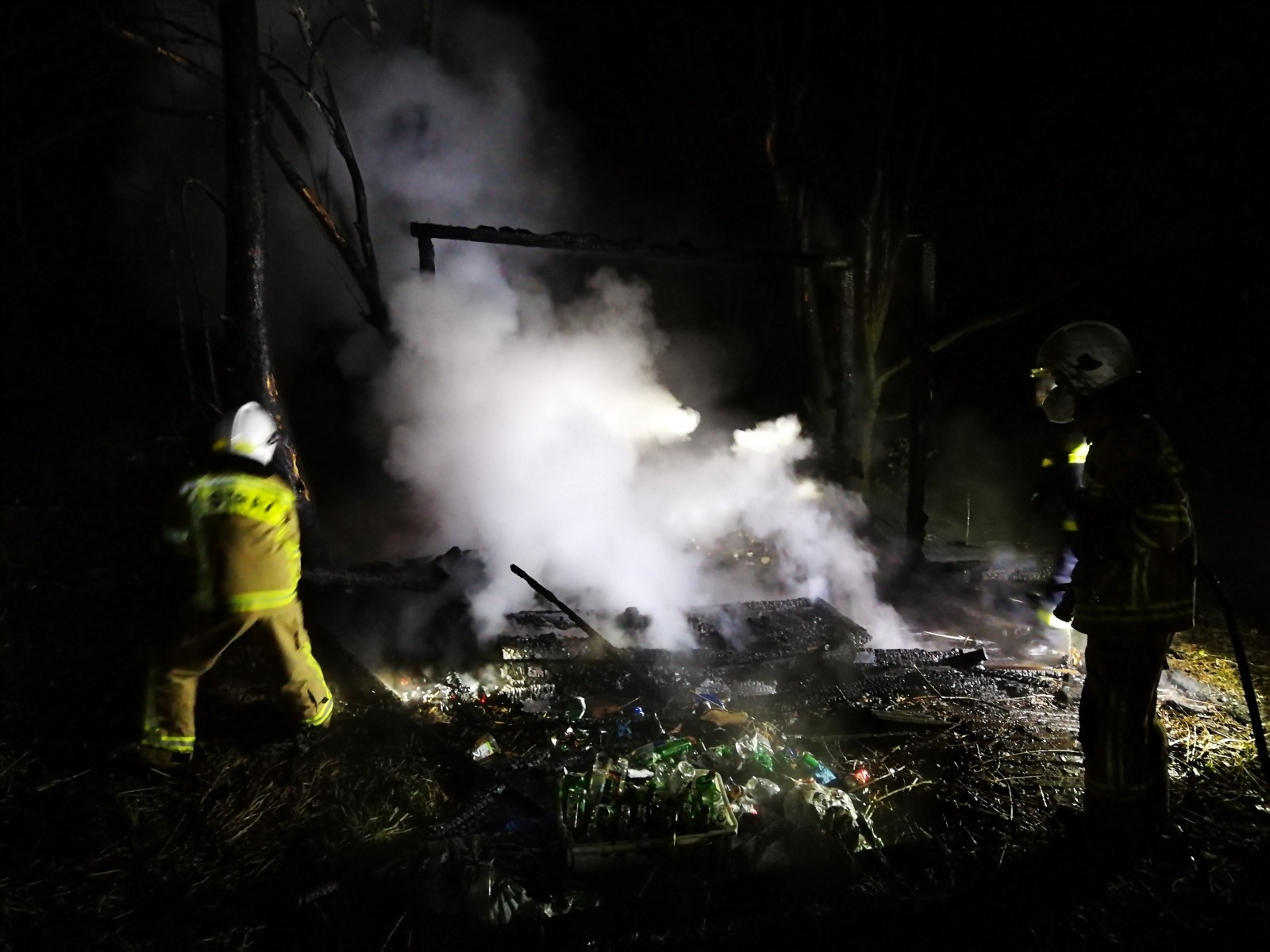 Pożar drewnianej altany w Zatorze – ZDJĘCIA, FILM!