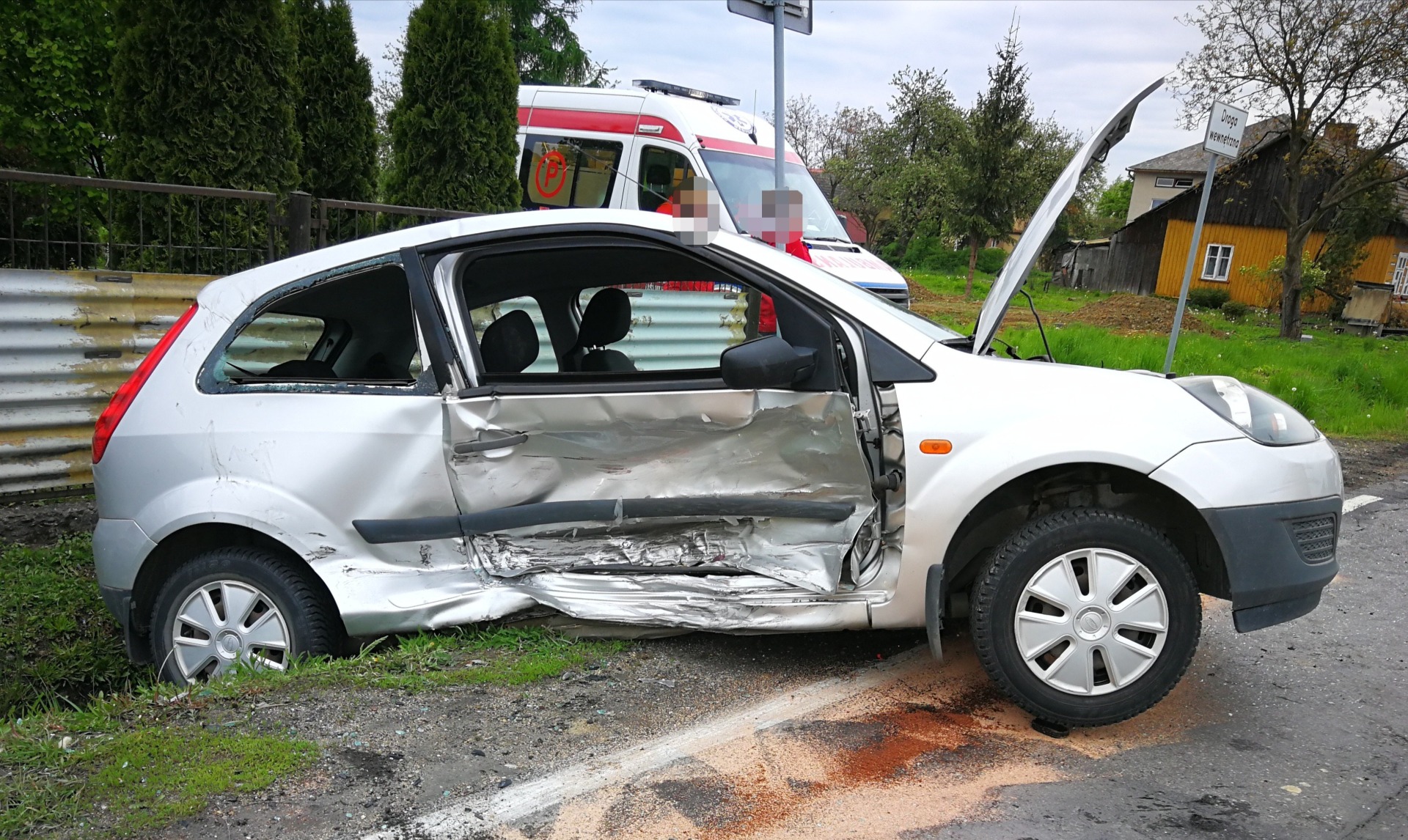 Zdarzenie drogowe na DW781 w Podolszu – ZDJĘCIA!