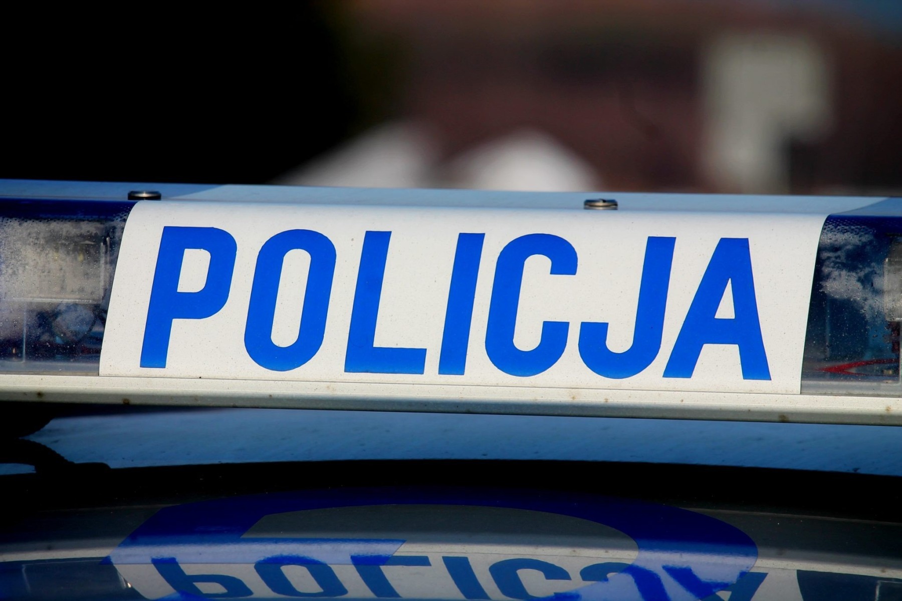 Czujni mieszkańcy zareagowali. Policjanci apelują o ostrożność, gdy wyjątkowa okazja sama puka do drzwi.