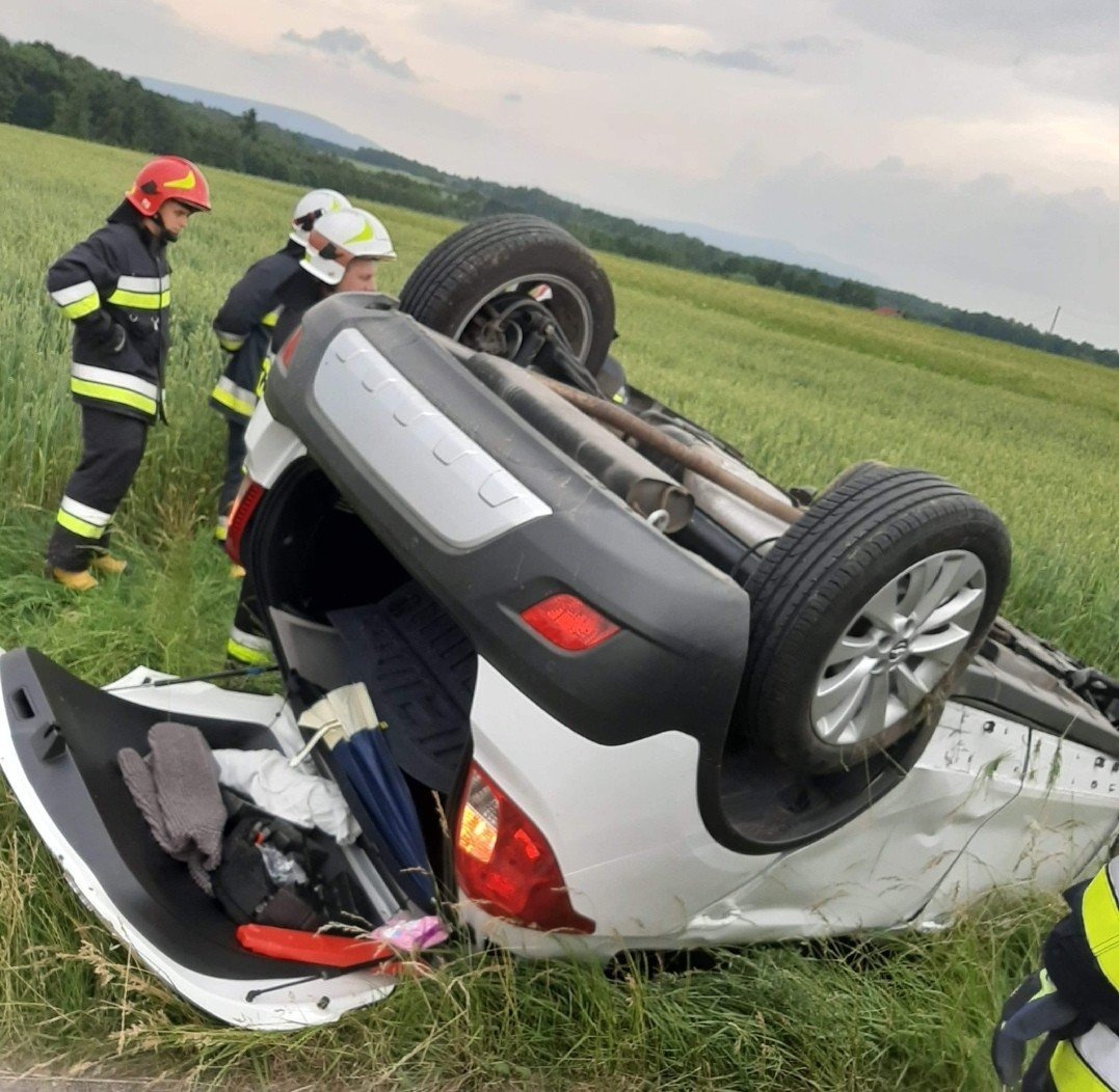 Dachowanie w Głębowicach. Utrudnienia na ul.Wadowickiej – ZDJĘCIA!
