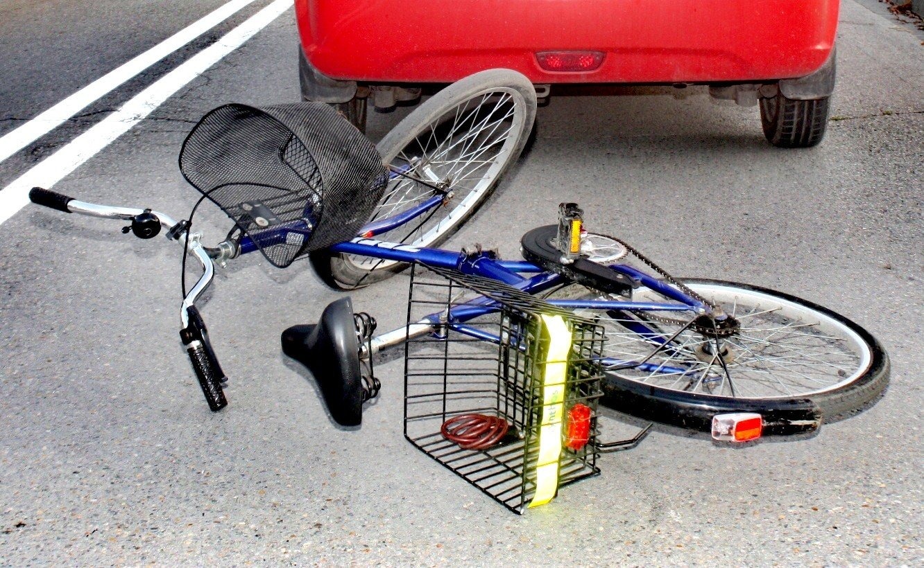 Policjanci proszą o kontakt kierującą oraz świadków wypadku drogowego