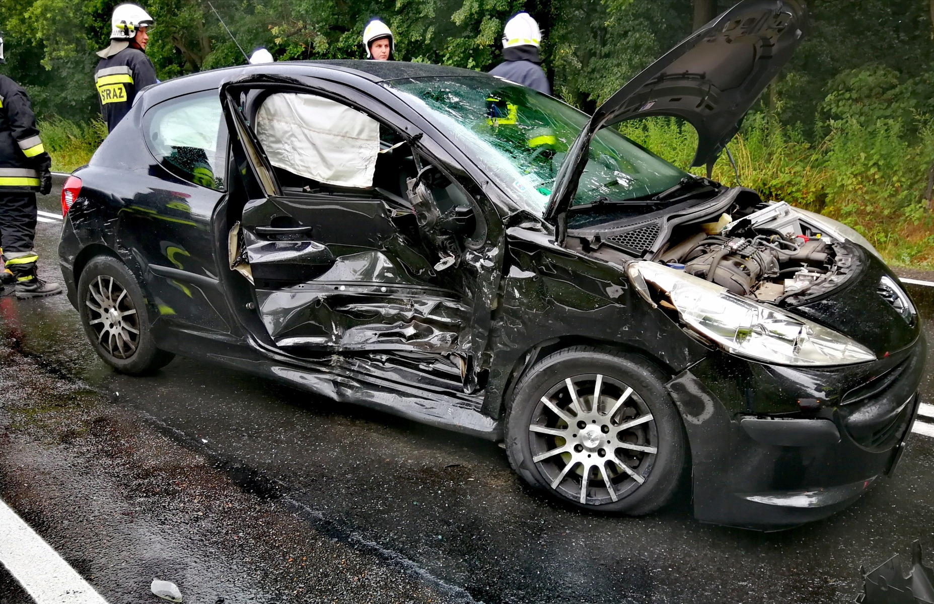 Dwa samochody zderzyły się na DK44 we Włosienicy – ZDJĘCIA!