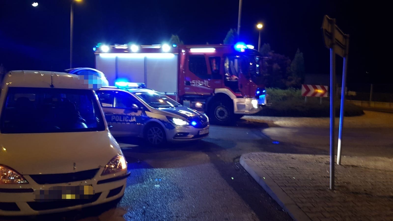 Nietrzeźwy kierowca nie zauważył ronda – ZDJĘCIA!