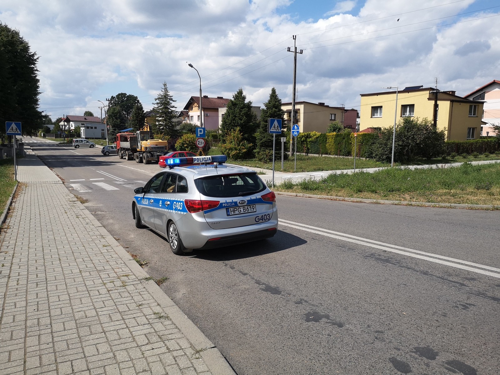 Wypadek w Brzeszczach. Samochód osobowy uderzył w rowerzystę – ZDJĘCIA!