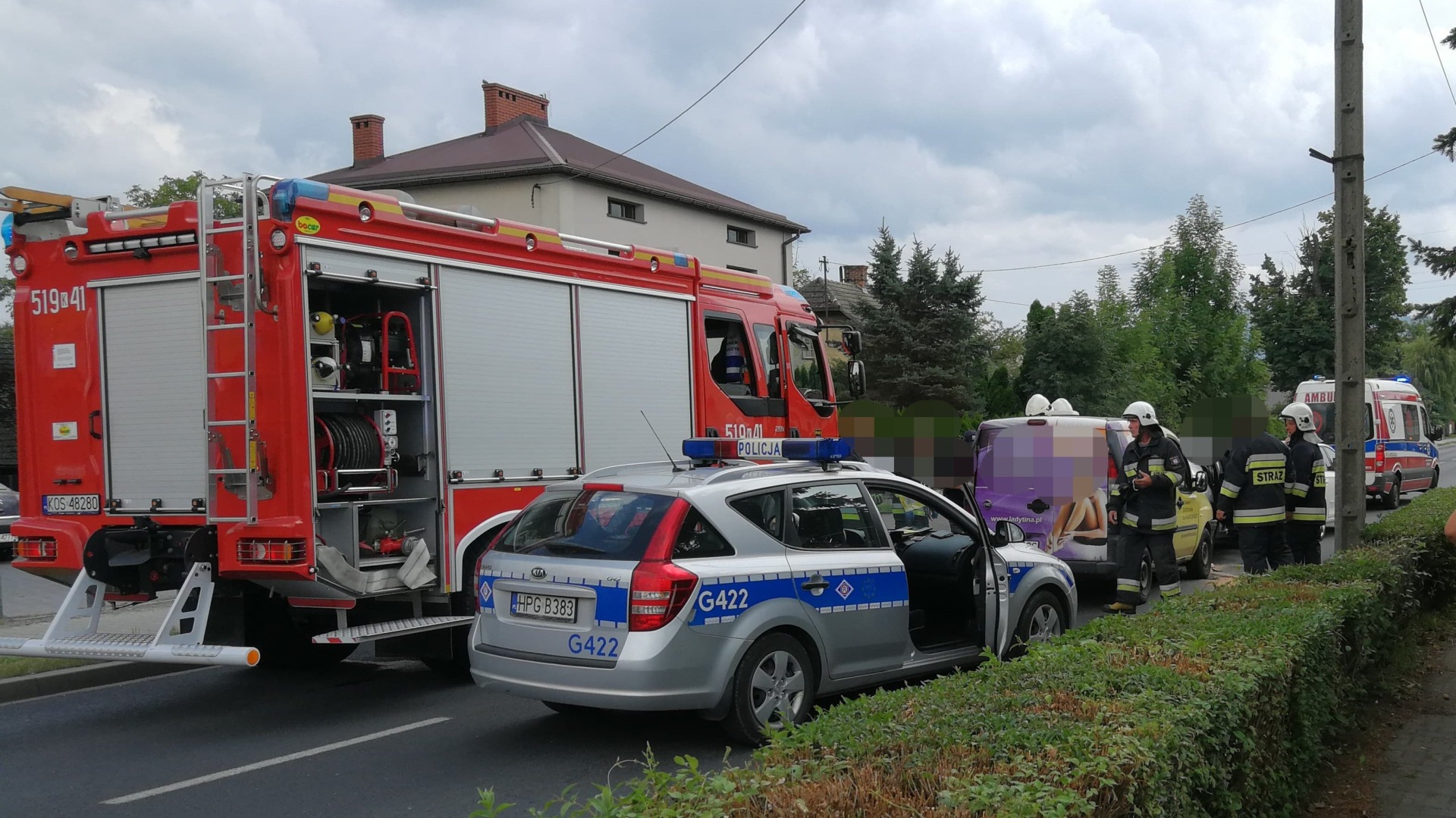 Karambol w Kętach. Są osoby poszkodowane. ZDJĘCIA!