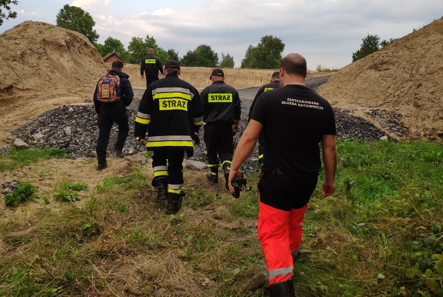 Dzięki szybkiej i sprawnej akcji służb ratunkowych w porę odnaleziono 6-letniego Huberta – ZDJĘCIA!