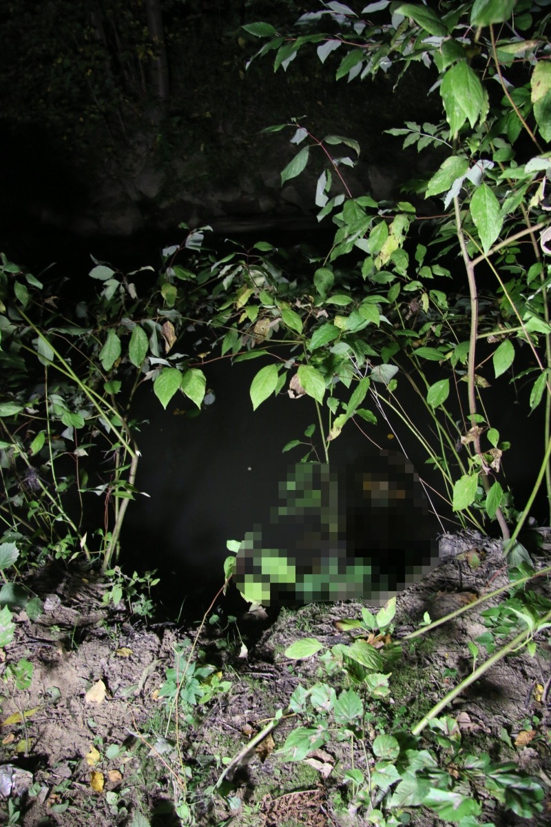 Ludzkie zwłoki odnalezione w potoku w Malcu