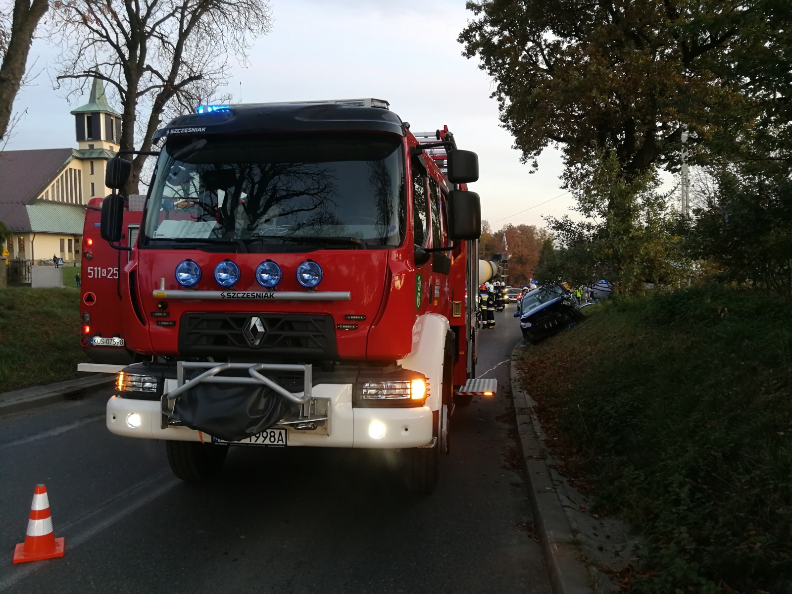 Zderzenie busa z samochodem osobowym w Polance Wielkiej – ZDJĘCIA, FILM!