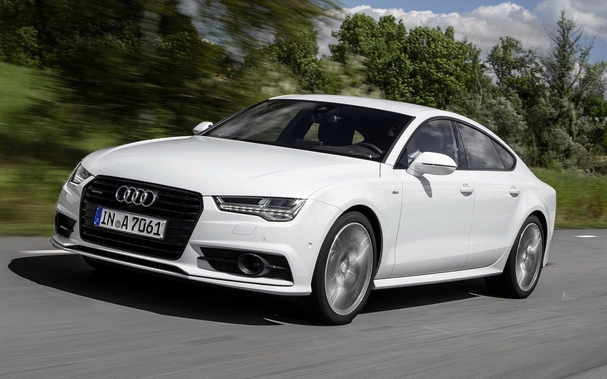 Skradziono białe audi A7