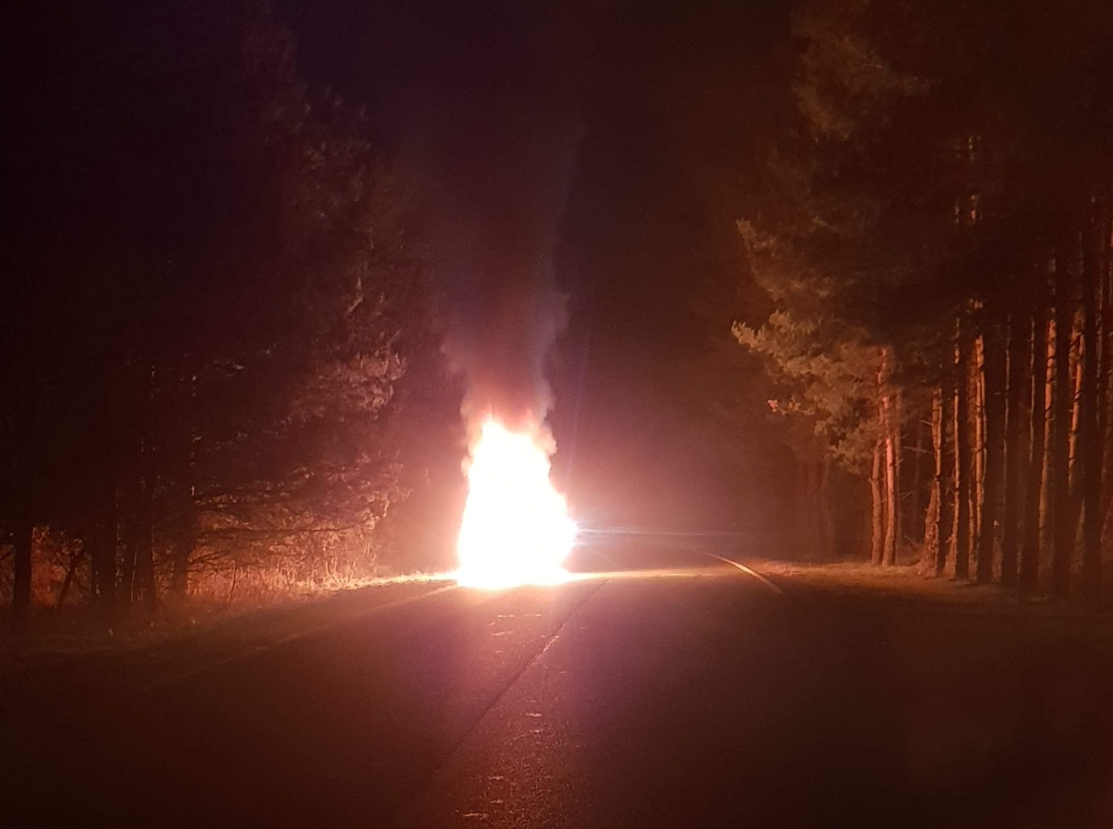 Pożar samochodu w Chełmku. Zablokowana ulica Jaworznicka – ZDJĘCIA!