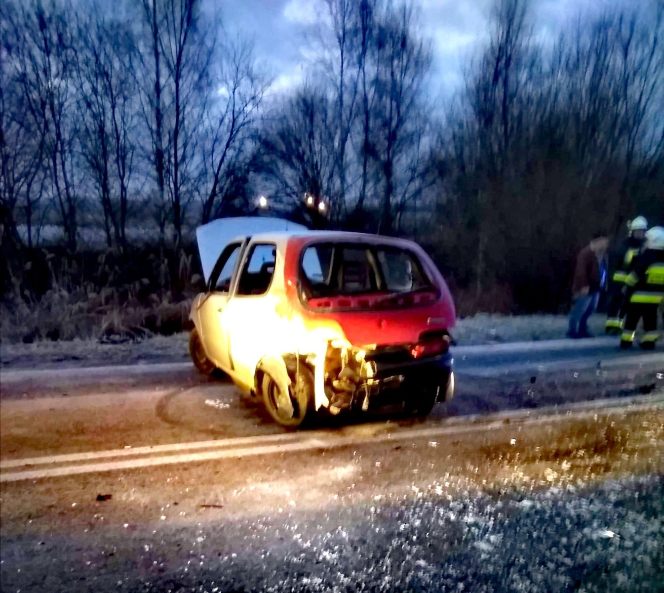 Dwa pojazdy zderzyły się na drodze powiatowej w Przecieszynie – ZDJĘCIA!