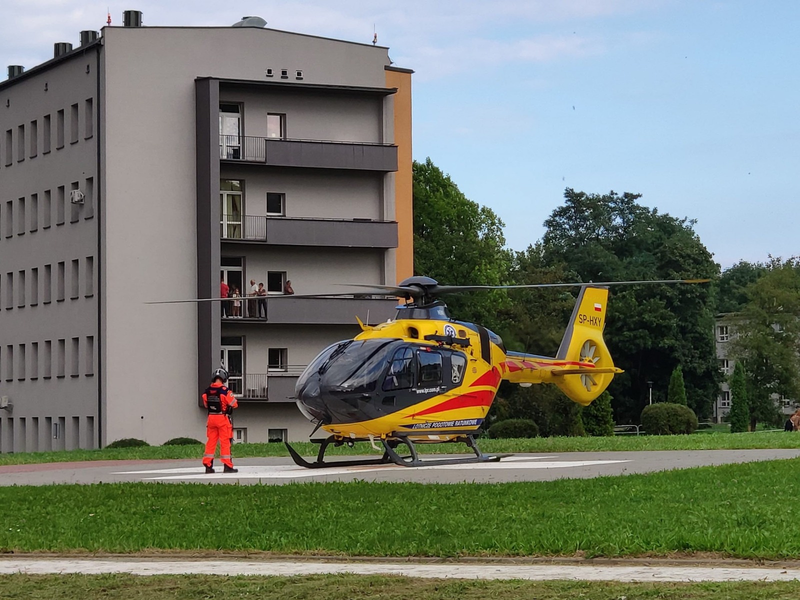 Upadek że schodów. Interweniował śmigłowiec LPR Ratownik 6