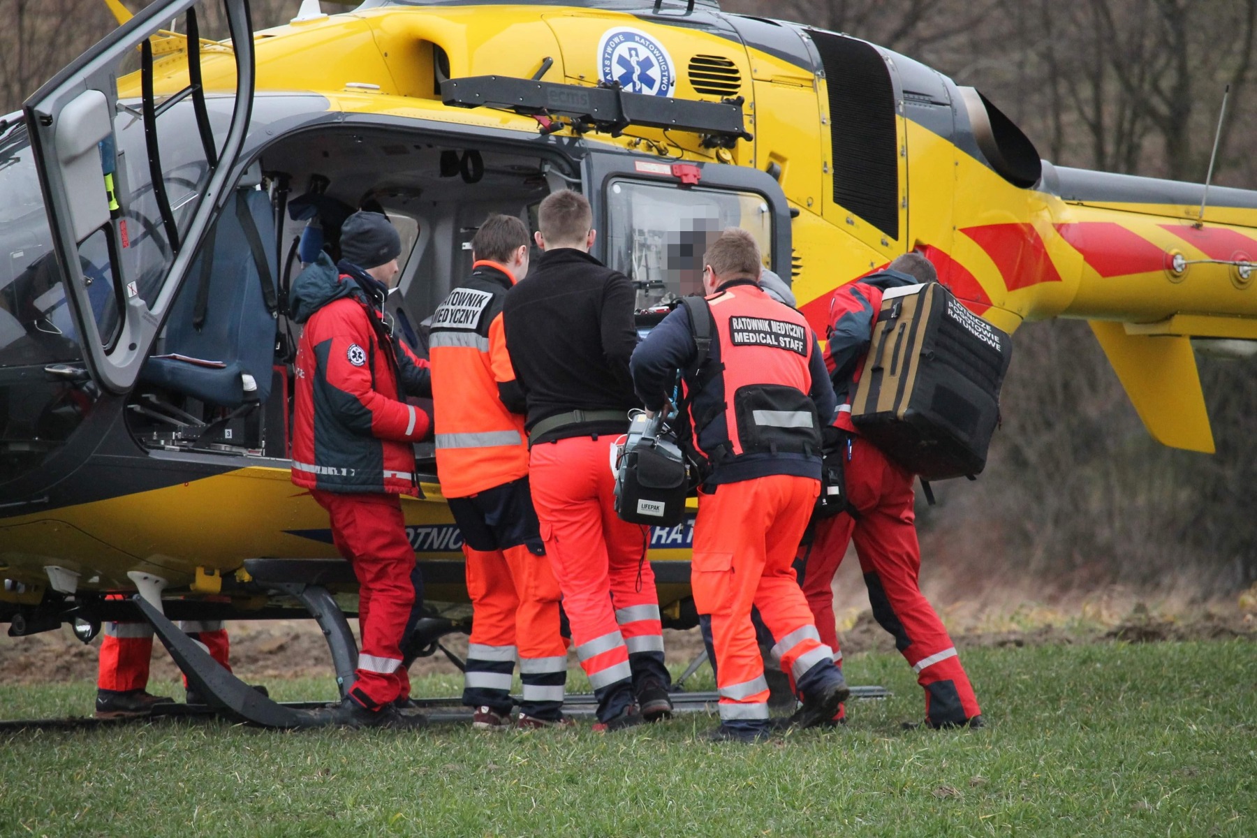 Interwencja śmigłowca LPR Ratownik 4 w Głębowicach – ZDJĘCIA!