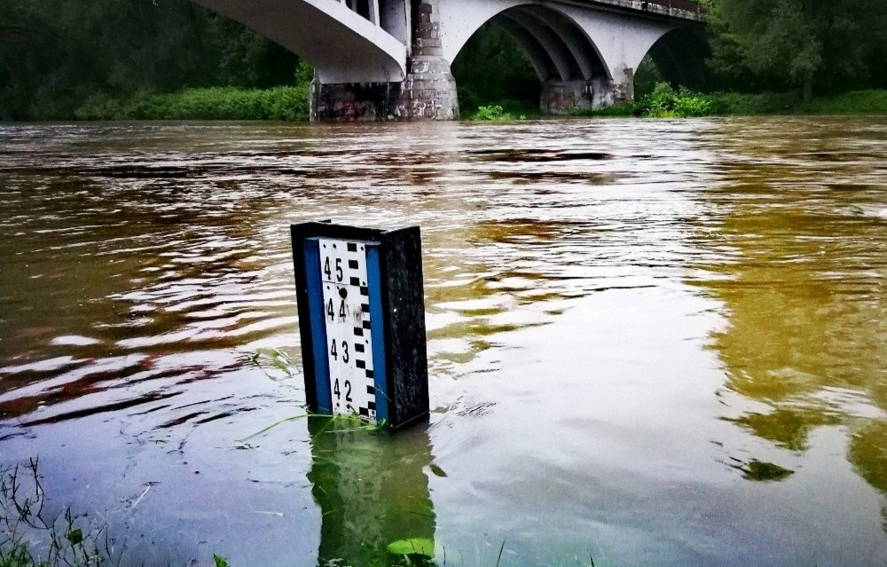 Stany ostrzegawcze na rzece Sole w Oświęcimiu i Wiśle w Jawiszowicach