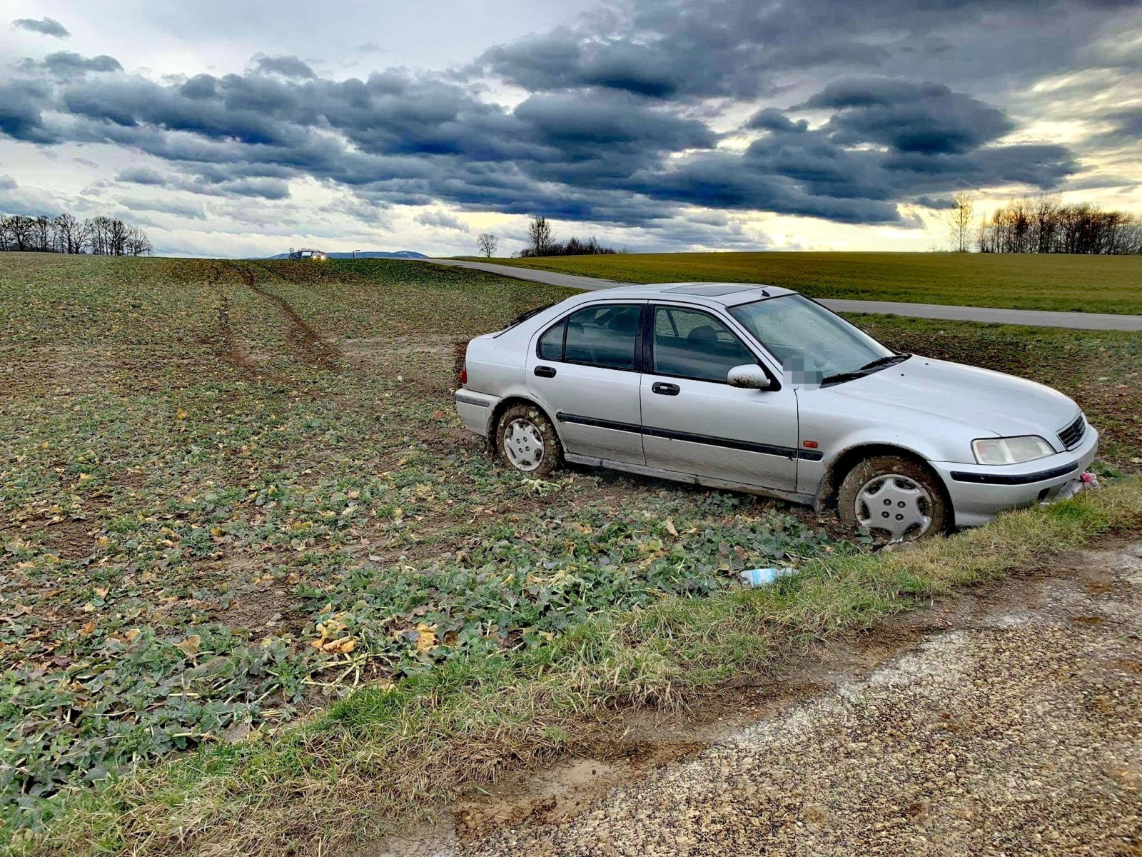Policyjny pościg w Osieku zakończony zatrzymaniem – ZDJĘCIA!