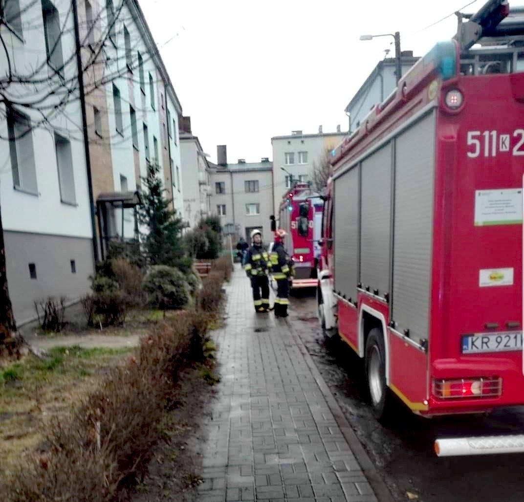 Dwa zgłoszenia dotyczące tlenku węgla w Brzeszczach. Niemowlę pod opieką ZRM