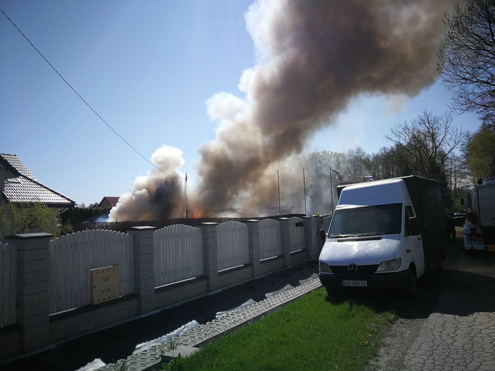 Pożar kilku samochodów w Zaborzu – ZDJĘCIA, FILM !