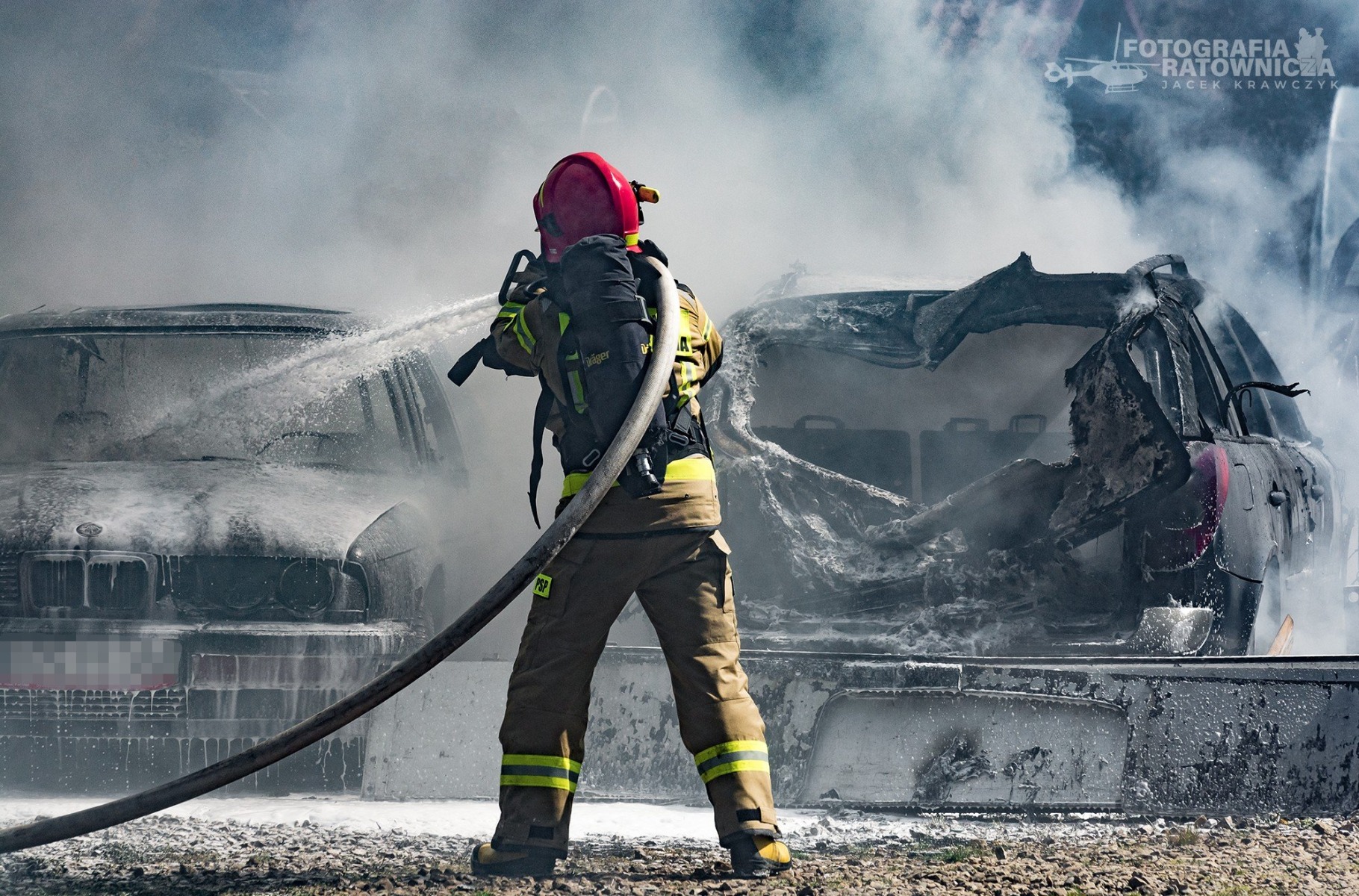 Sobotni pożar samochodów w obiektywie Jacka Krawczyka – ZDJĘCIA!