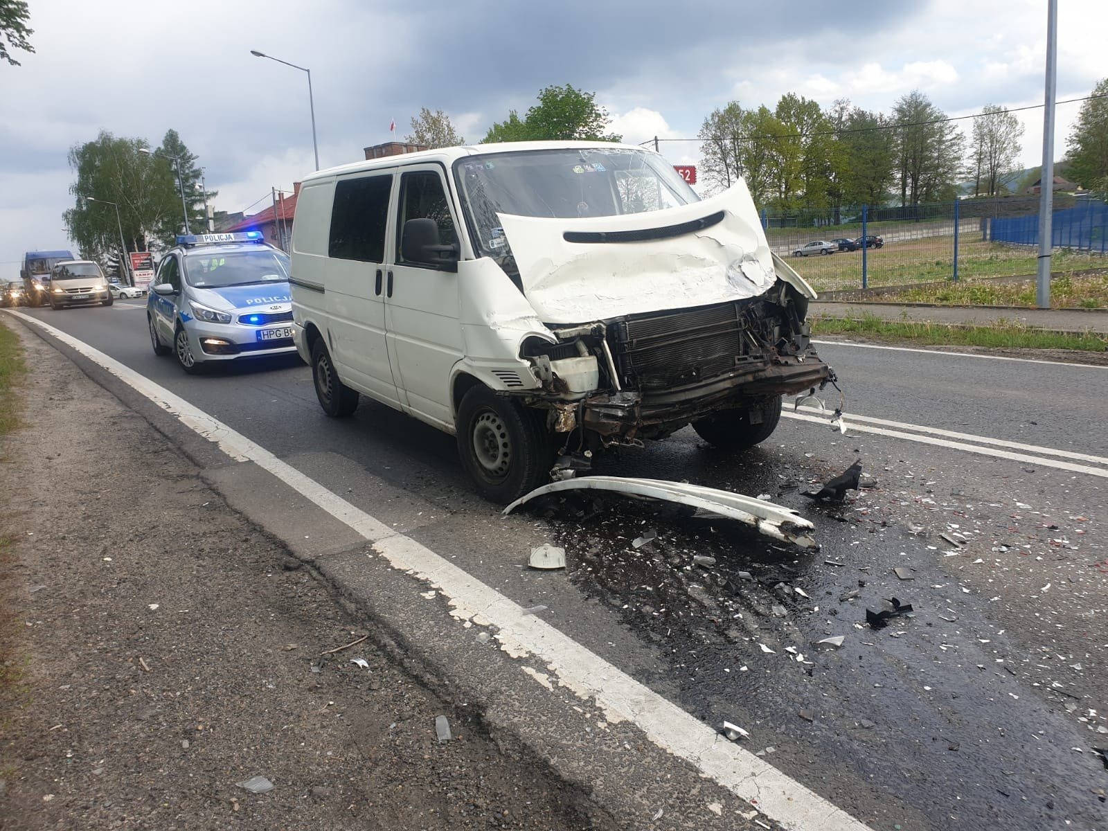 Wypadek w Kętach. Są osoby poszkodowane. Utrudnienia na DK52 – ZDJĘCIA!