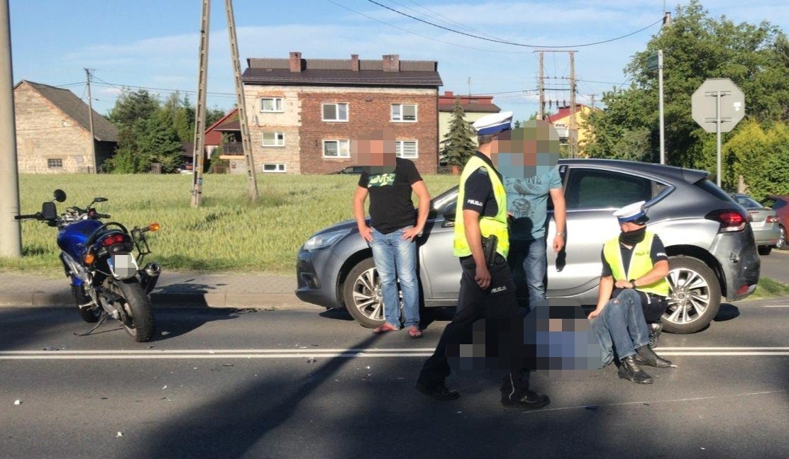 Po wypadku z udziałem motocyklisty, utrudnienia na DW948 w Grojcu