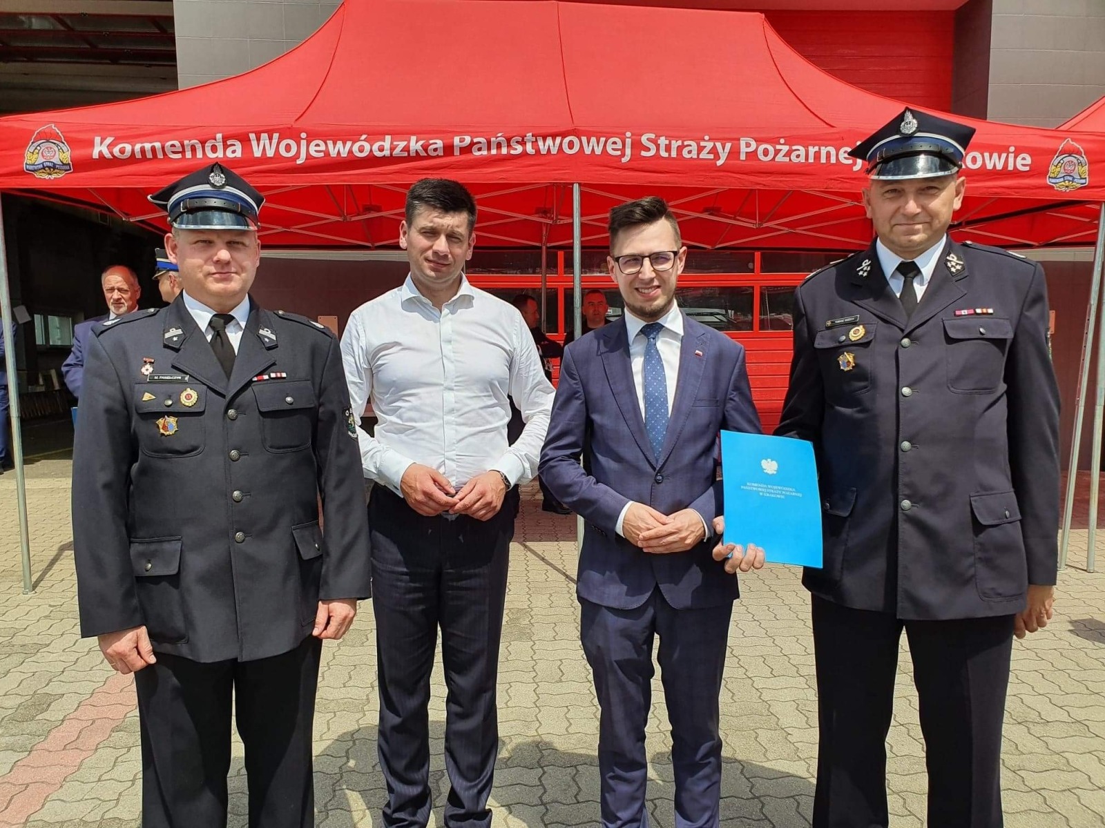 Strażacy z Włosienicy i Zasola z promesami na nowe samochody ratowniczo-gaśnicze