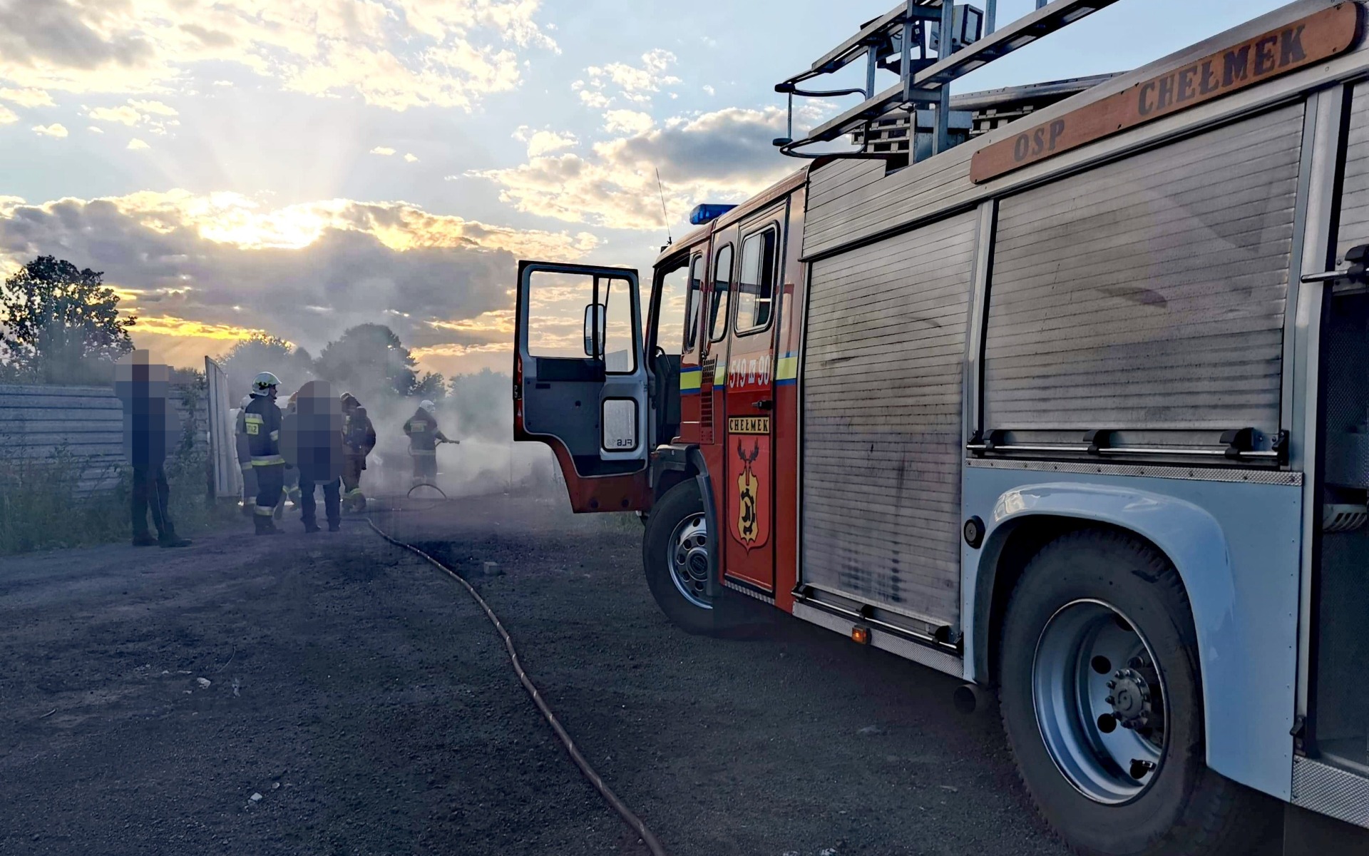 Pożar w Chełmku. W akcji zastępy OSP i JRG – ZDJĘCIA!