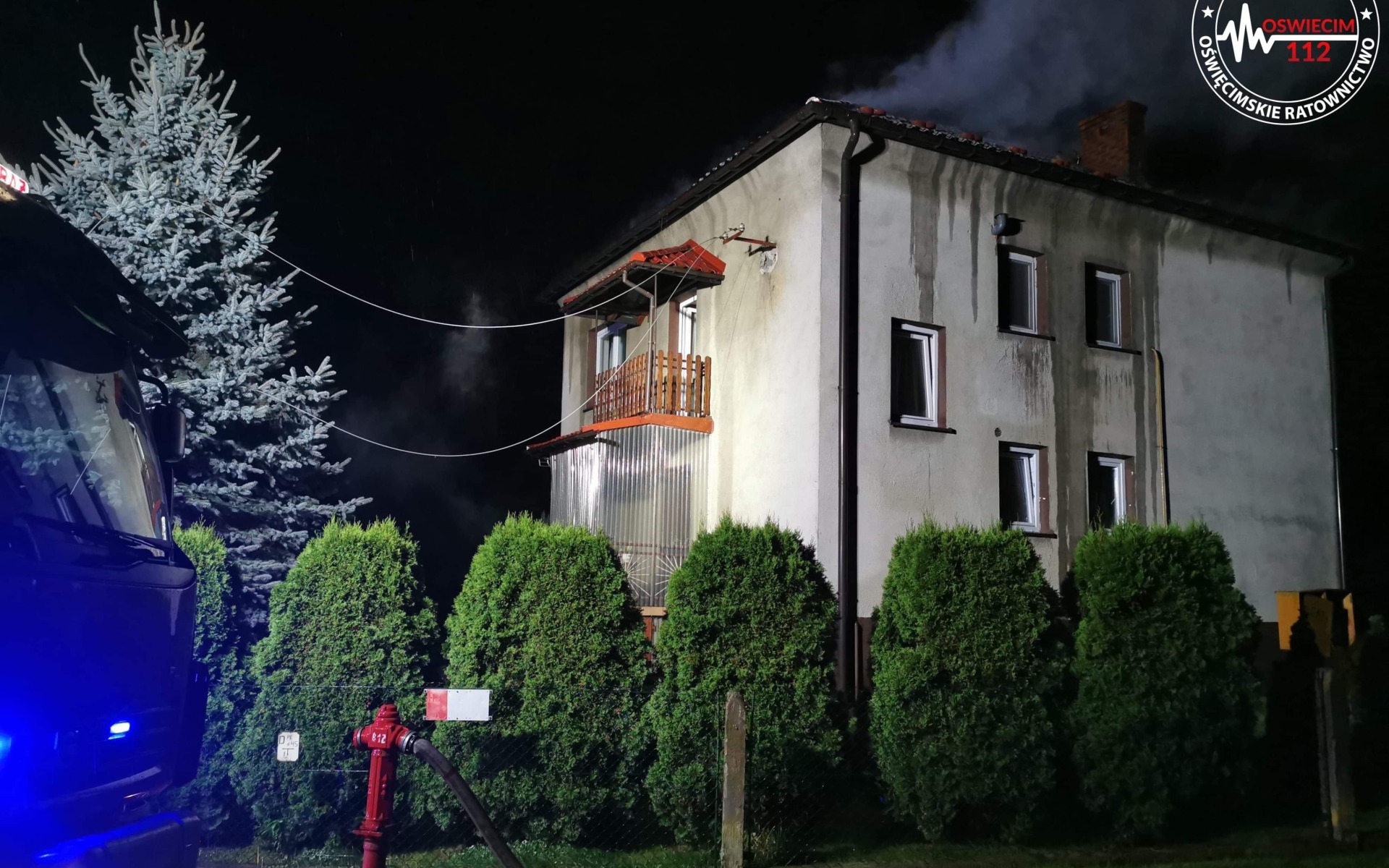 Piorun uderzył w budynek mieszkalny. Spalił się dach i poddasze – ZDJĘCIA!