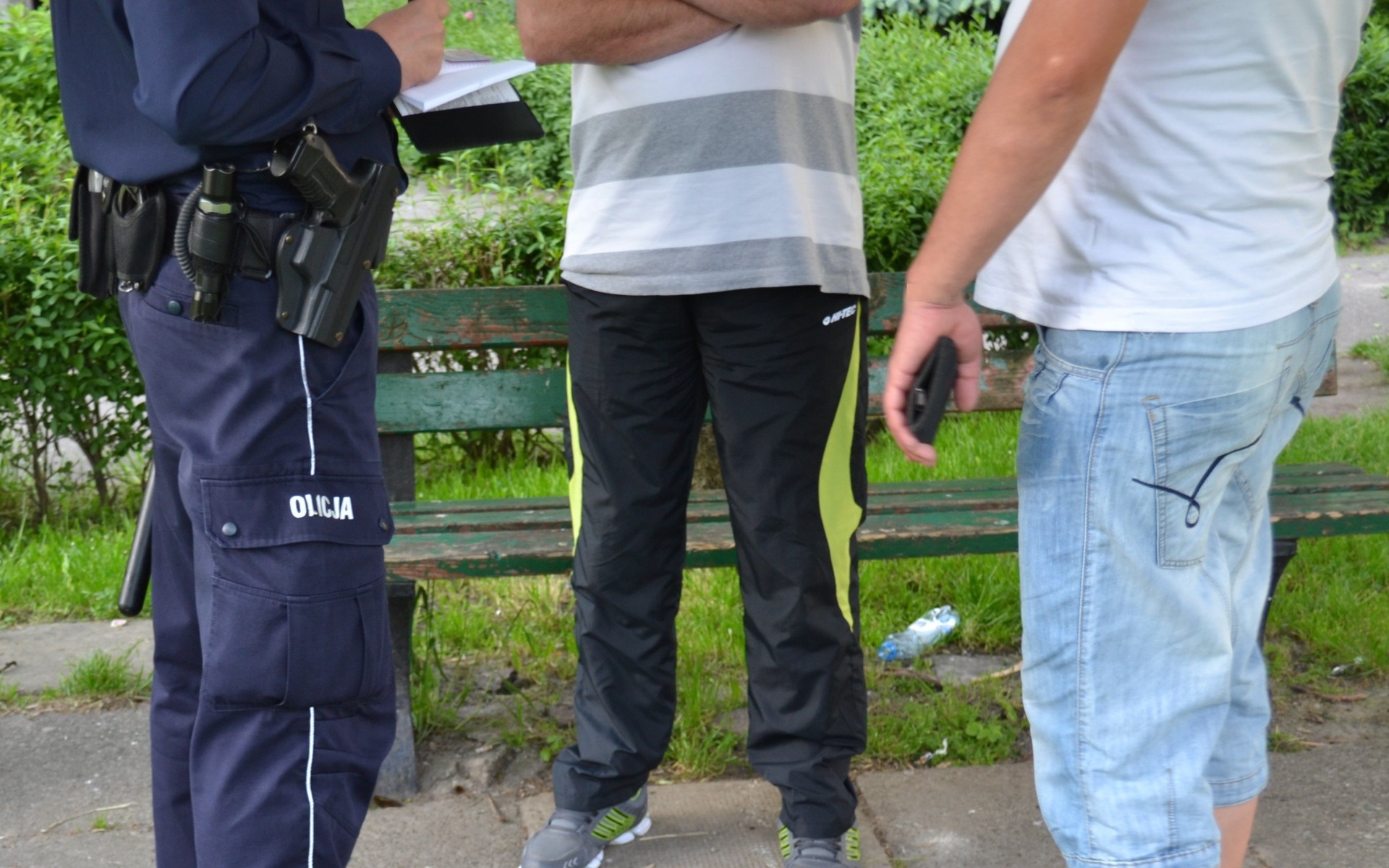 Zlekceważyli obostrzenia, aby wspólnie napić się piwka