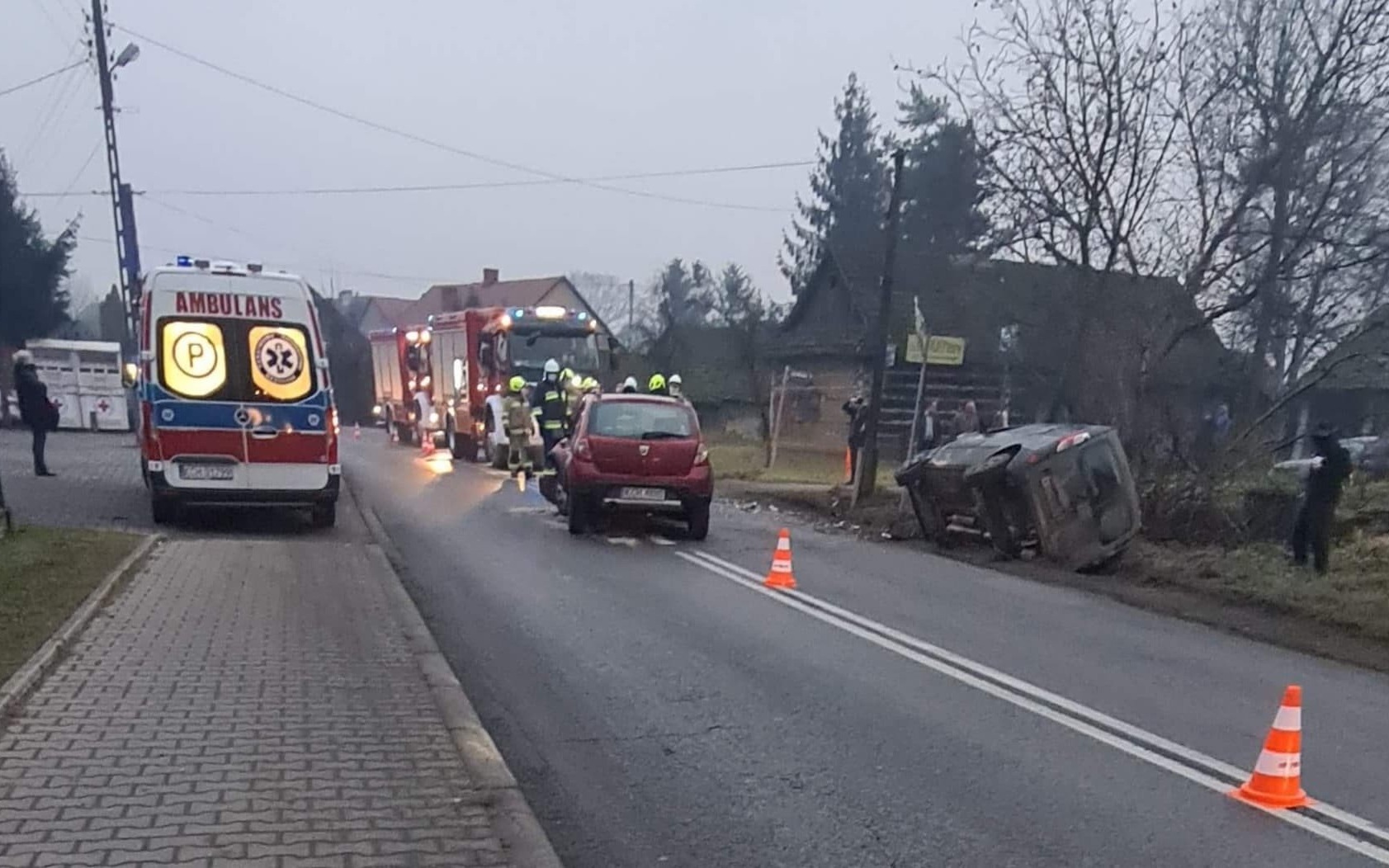 Wypadek w Podolszu. Zablokowana droga wojewódzka 781 – ZDJĘCIA!