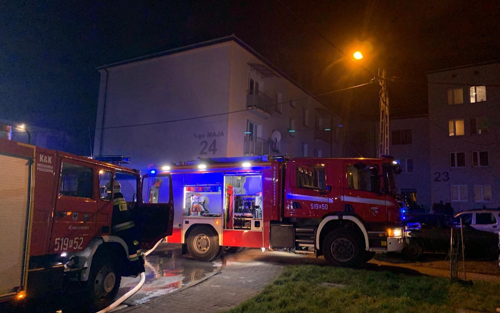 Pożar mieszkania w Brzeszczach. Kilka osób ewakuowanych – ZDJĘCIA, FILM!