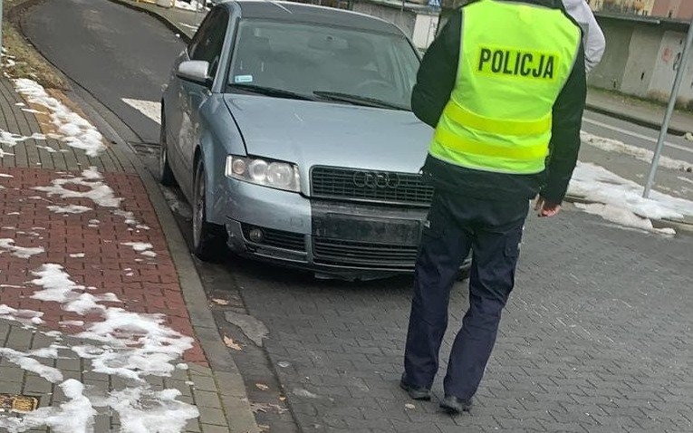 Zdarzenie drogowe z udziałem radiowozu z KPP Oświęcim – ZDJĘCIA!