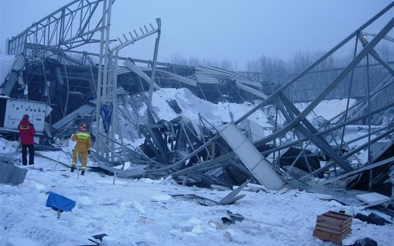 15-lat od wielkiej tragedii w MTK. GPR OSP Kęty była pierwszą jednostką z psami na miejscu katastrofy