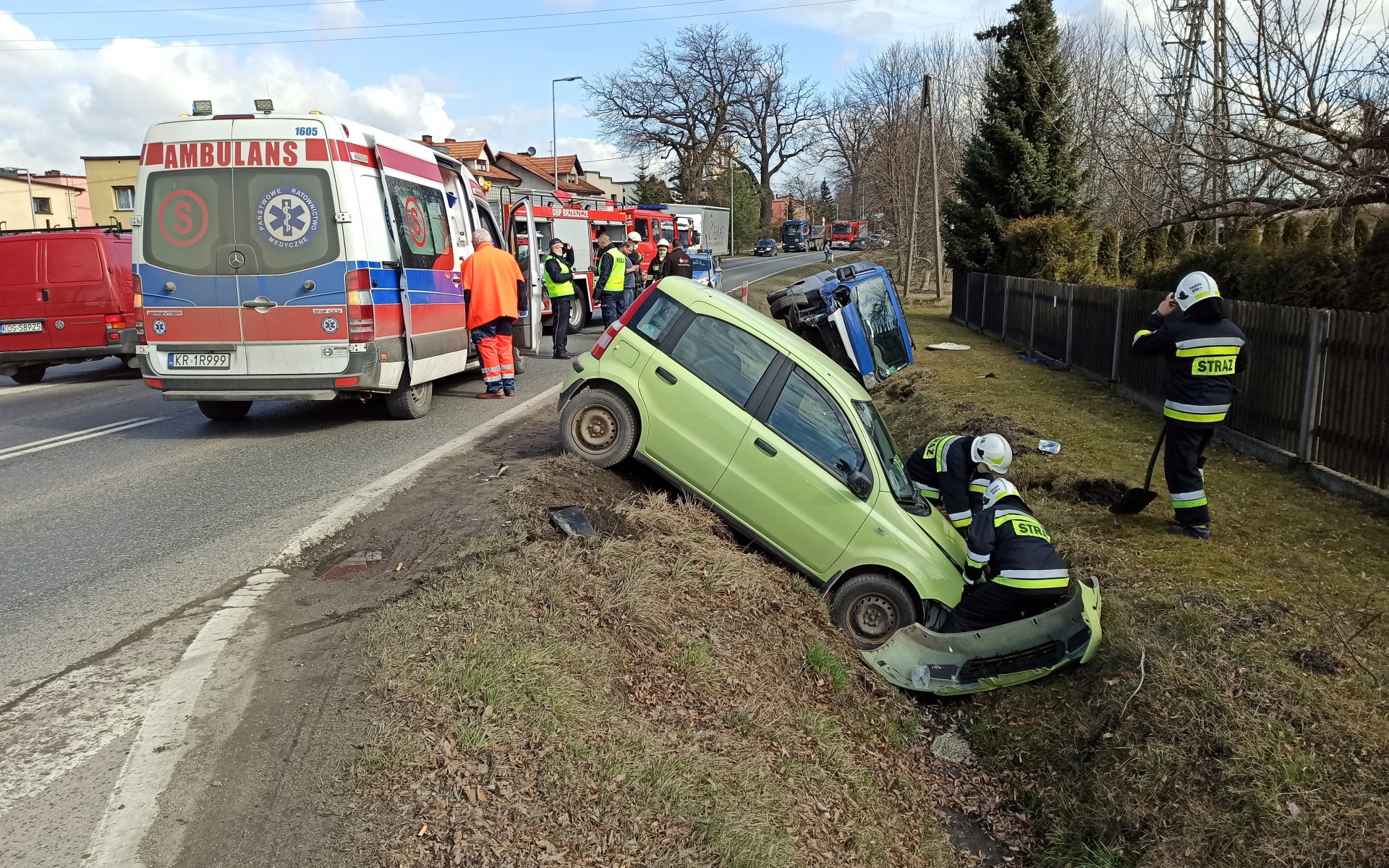 Wypadek na DW933 w Brzeszczach – ZDJĘCIA!