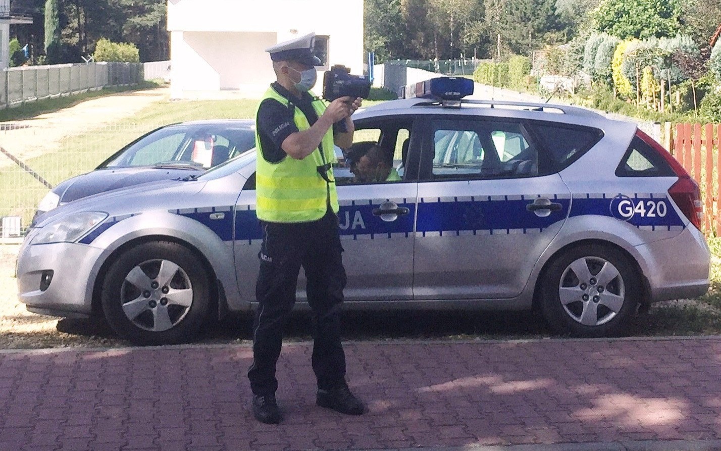 Policjanci z drogówki eliminują piratów drogowych. Kolejni stracili prawo jazdy za lekceważenie bezpieczeństwa na drodze