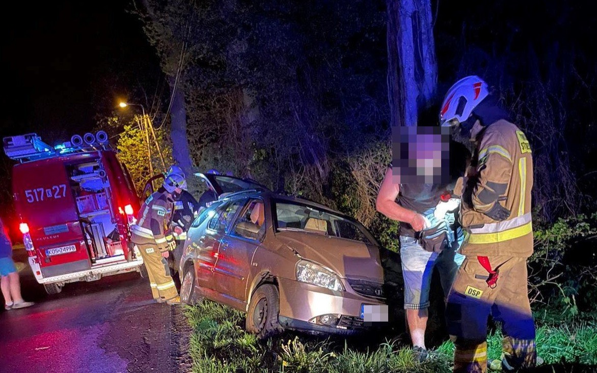 Pijany kierowca uderzył w słup energetyczny