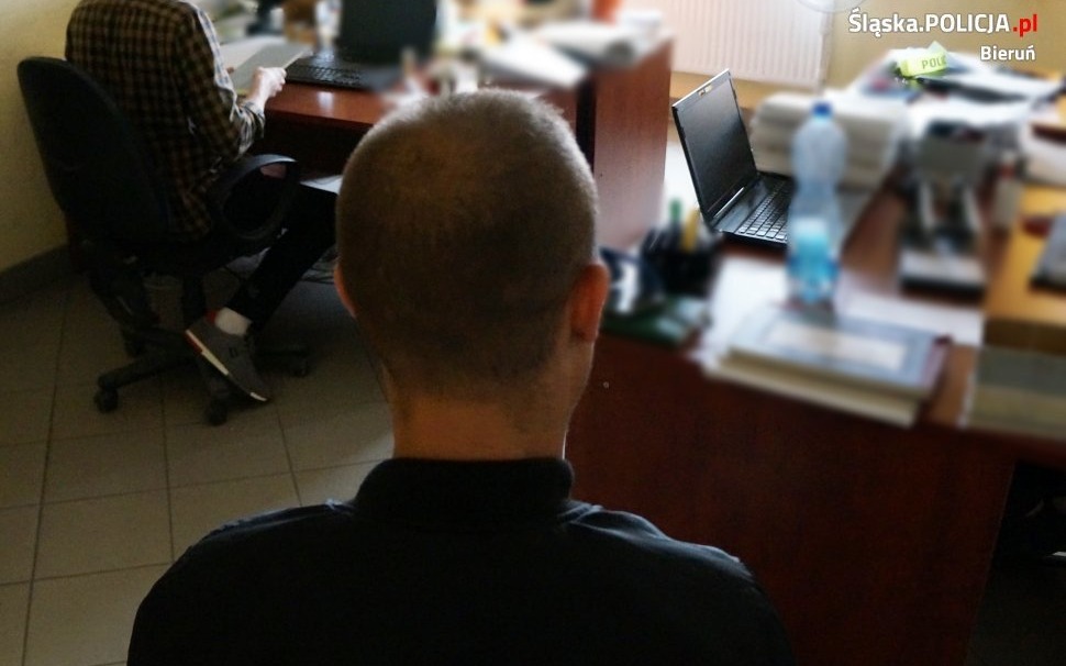 Policja zatrzymała dwóch mieszkańców Oświęcimia, którzy utrudnili działania na miejscu wypadku. Mężczyźni byli pod wpływem środków odurzających oraz posiadali przy sobie narkotyki