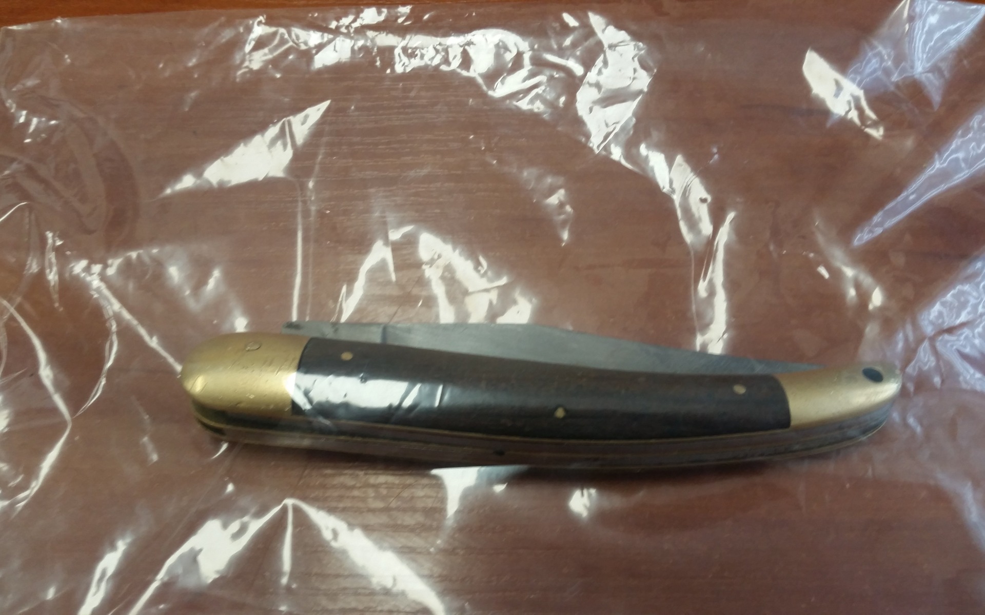 Nieletni nożownik, podejrzany o uszkodzenie ciała trafił do Policyjnej Izby Dziecka