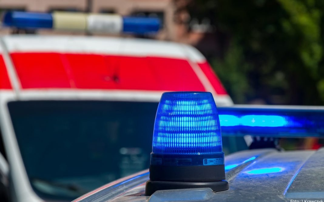 Wyrzucił nieprzytomnego brata z samochodu pod galerią a następnie odjechał