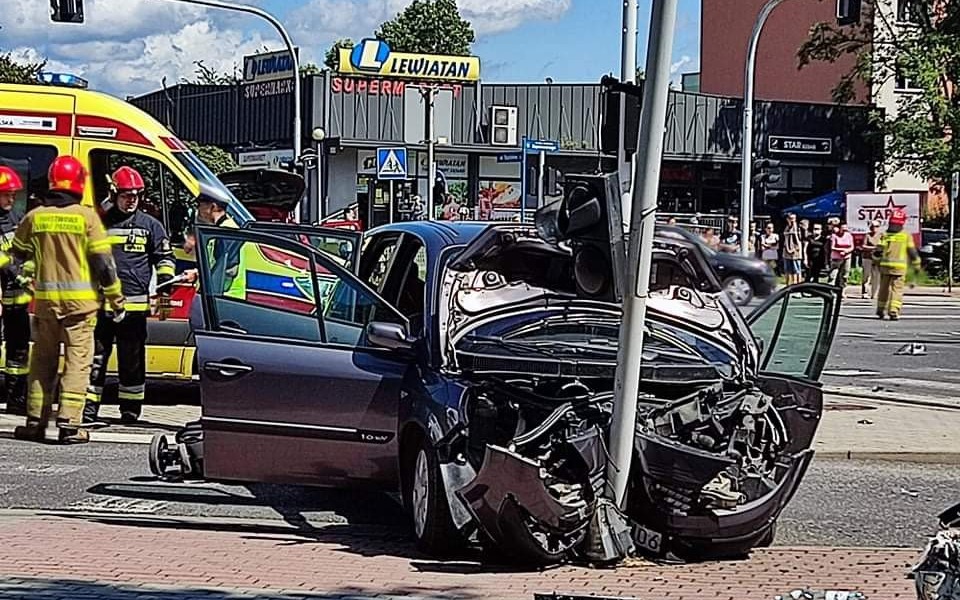 Poważny wypadek w Oświęcimiu. Kilka osób poszkodowanych – ZDJĘCIA!