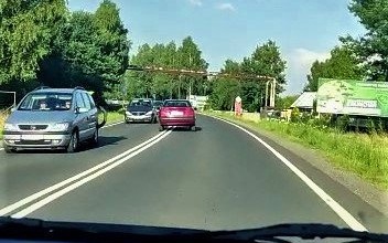 To mogło zakończyć się tragedią ! Zobaczcie sami jazdę pijanego kierowcy po drogach powiatu oświęcimskiego – FILM!