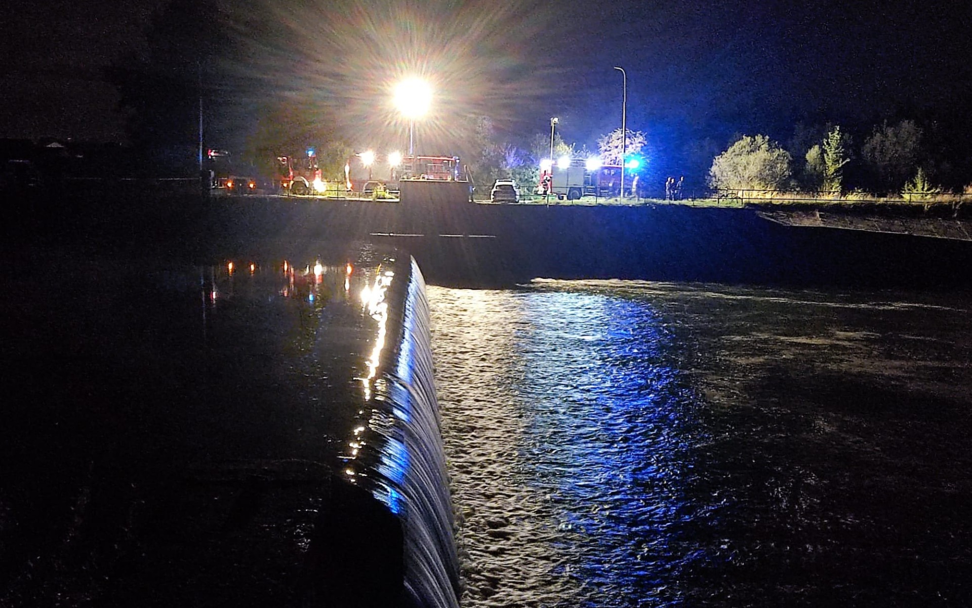 Poszukiwania kobiety, która mogła wpaść do Soły – ZDJĘCIA, FILM!