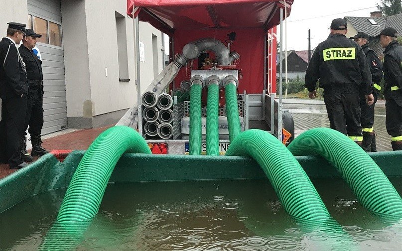 Kolejna pompa wysokiej wydajności trafiła do ochotników z naszego powiatu