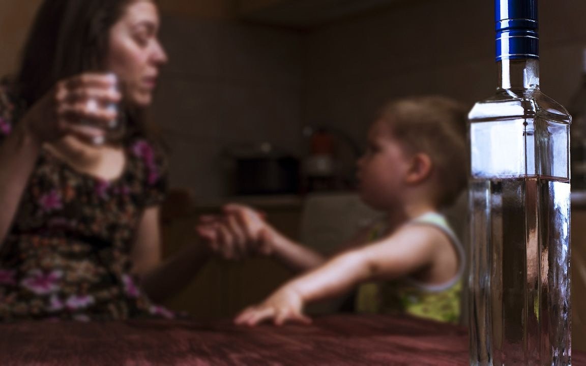 Dwoje dzieci trafiło do Domu Dziecka z uwagi na nietrzeźwość matki