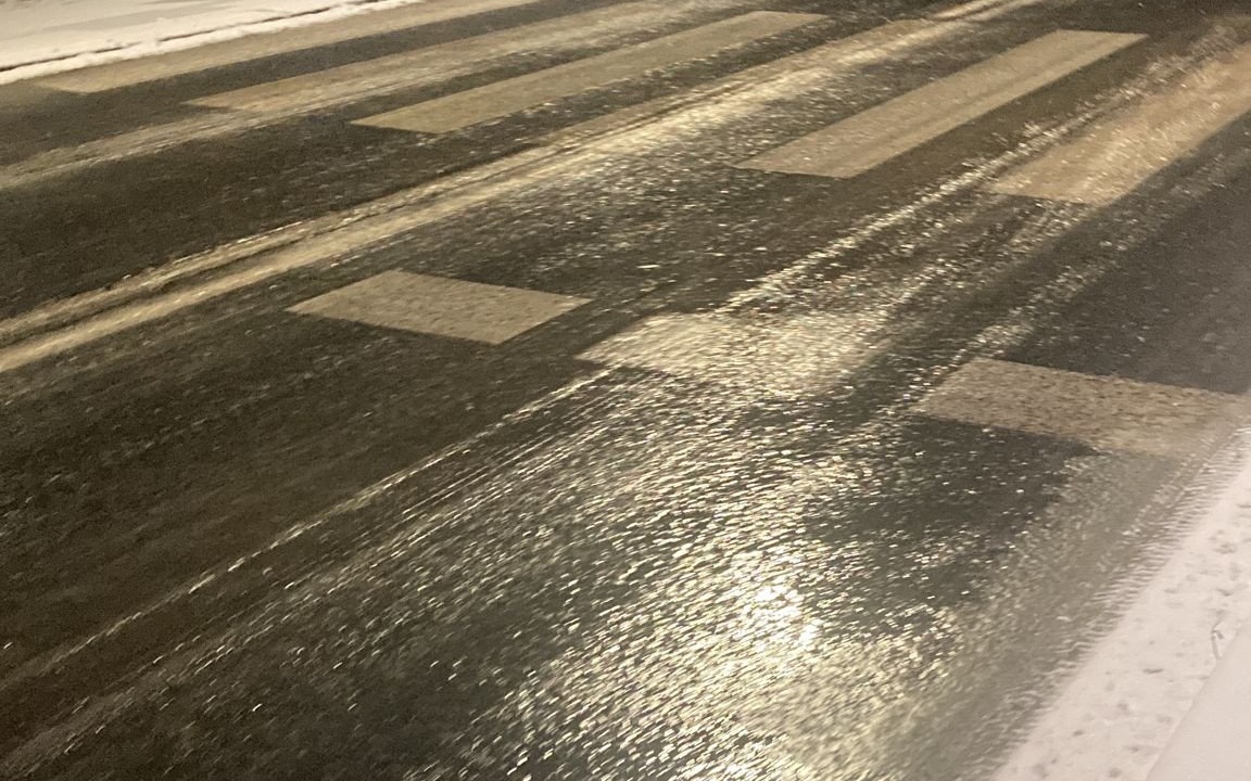 Trudne warunki drogowe. Kilkanaście kolizji w powiecie, wiele tras jest zablokowamaych – FILM, ZDJĘCIA!