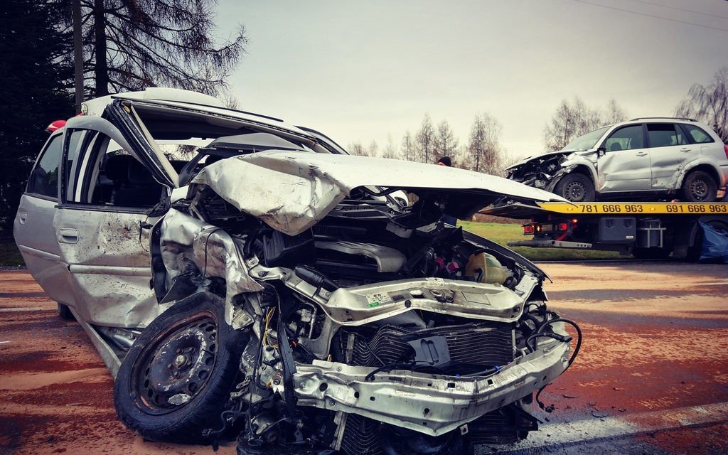 Duże mandaty za kolizję! Bezpłatnie pomożemy spisać oświadczenie