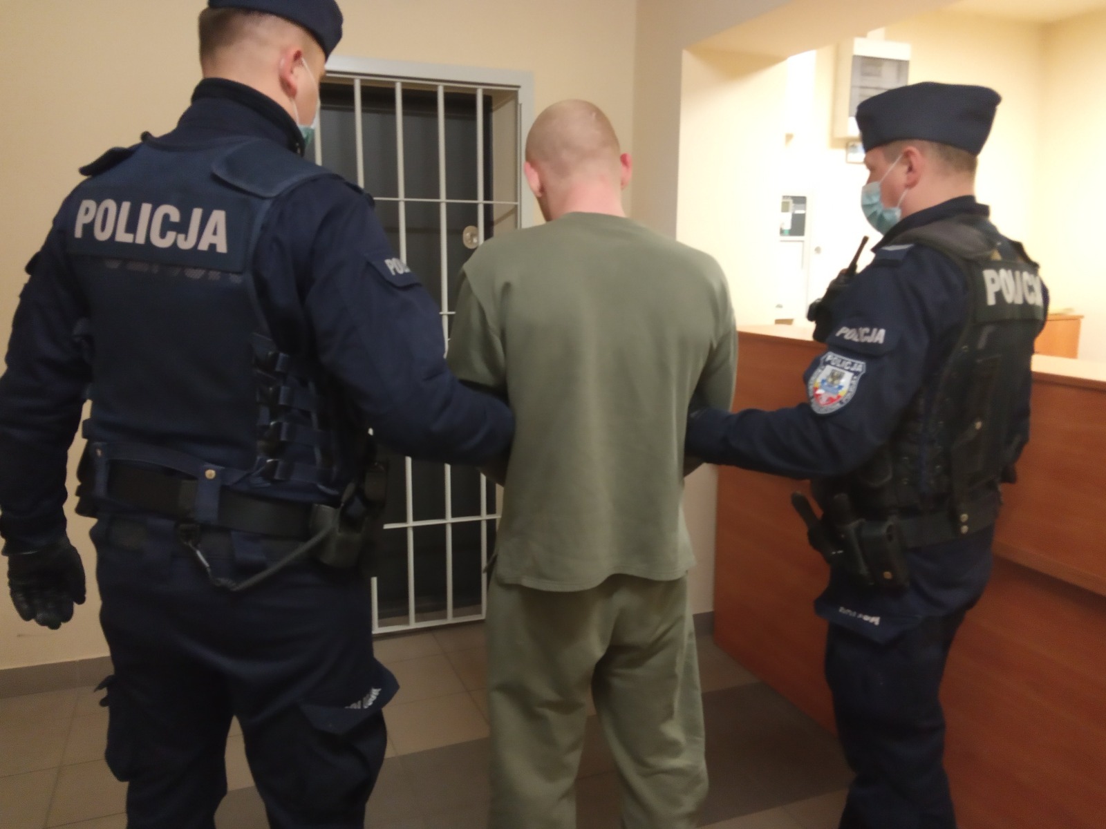 Sprawcy rozboju i kradzieży samochodu już w Areszcie Śledczym