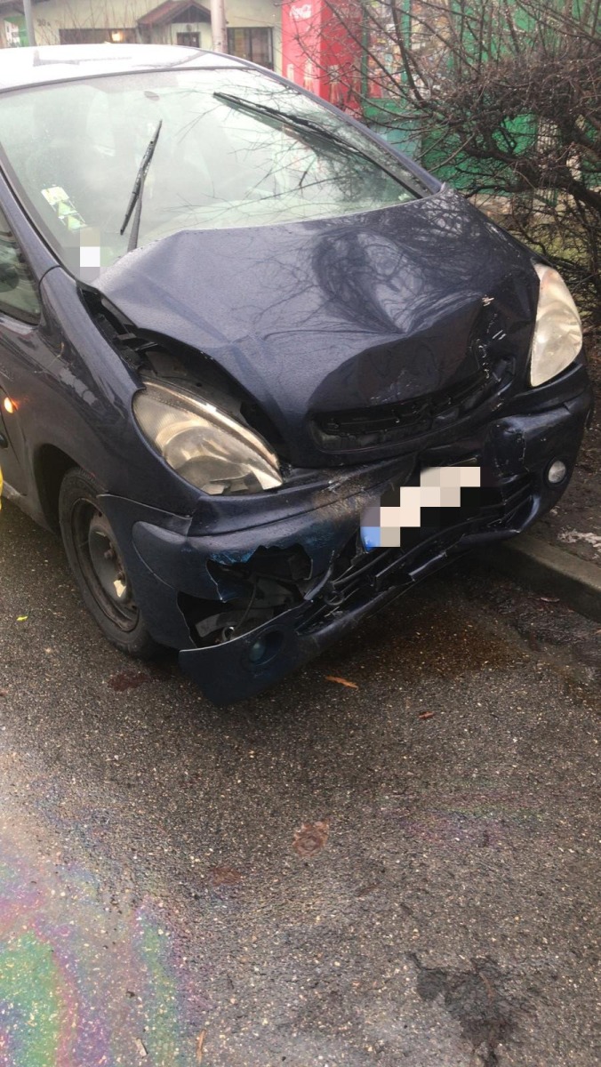 Zderzenie dwóch samochodów w Chełmku – ZDJĘCIA!