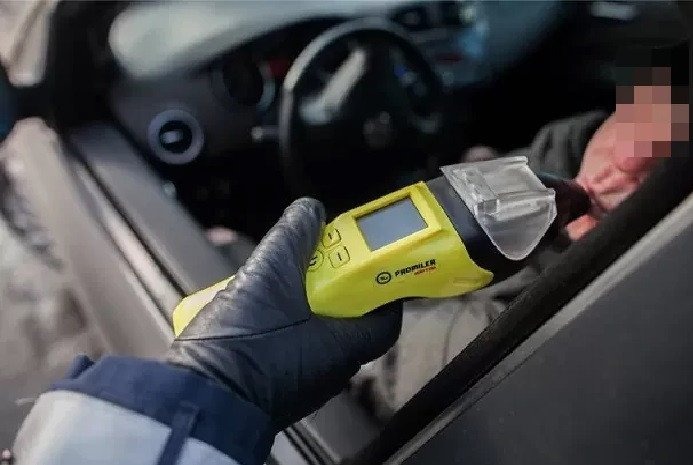 Pijany Albańczyk wpadł w ręce nocnego patrolu