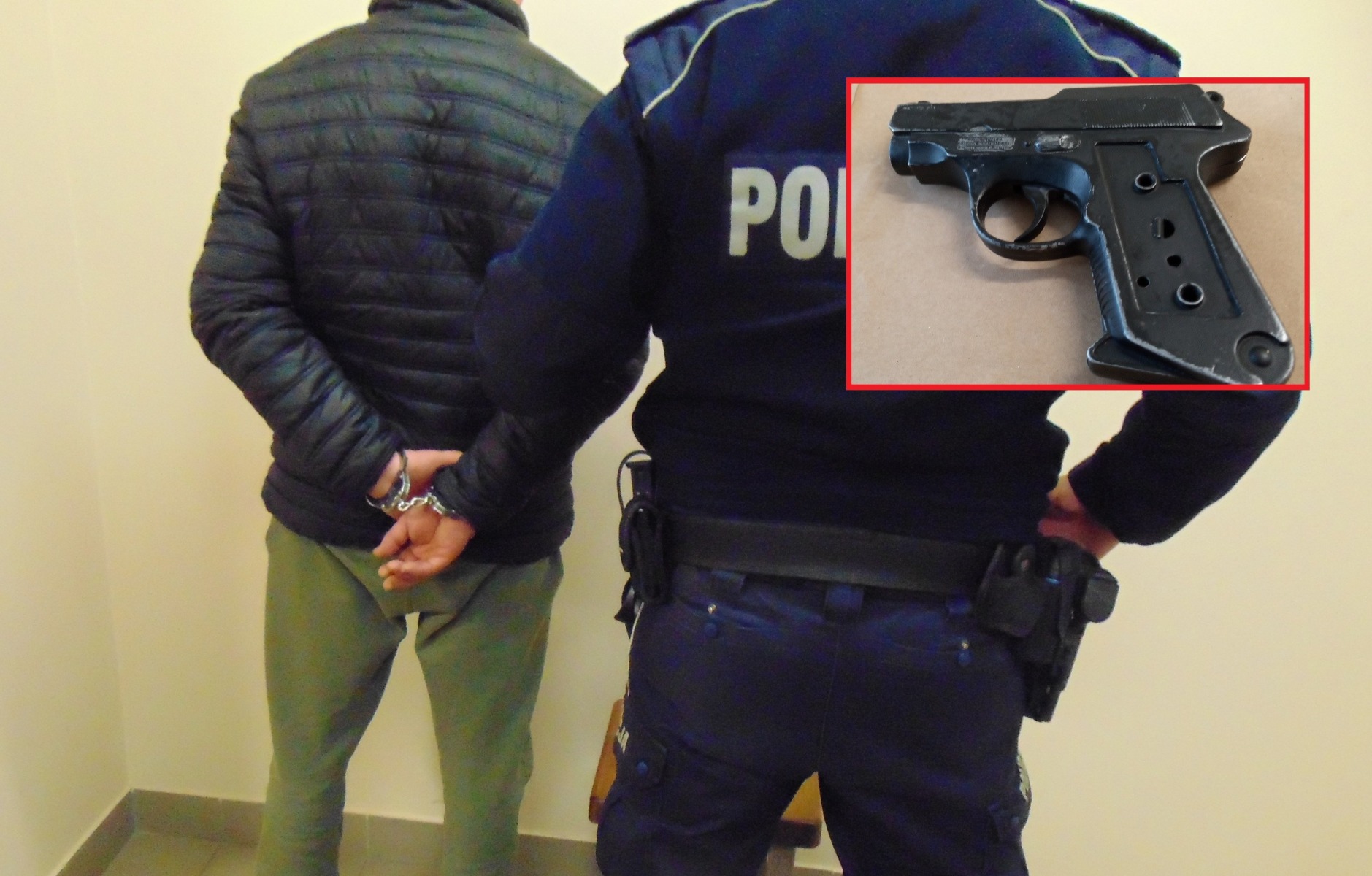 Szklaną butelką próbował uderzyć policjantów, mężczyzna miał przy sobie przedmiot przypominający broń